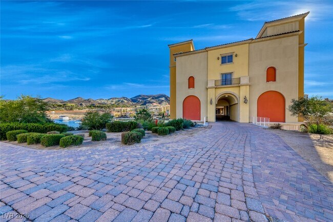 Building Photo - 375 Portus Delphini Ct