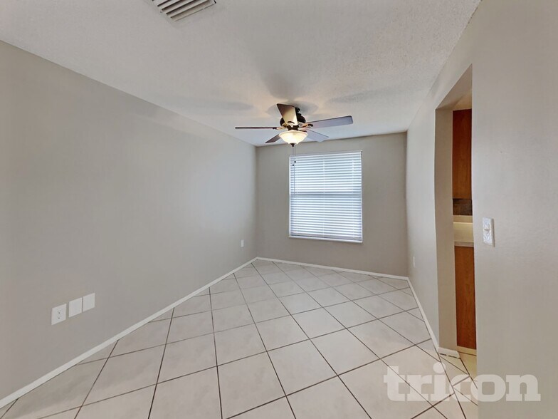 Building Photo - 6101 37th Ave W