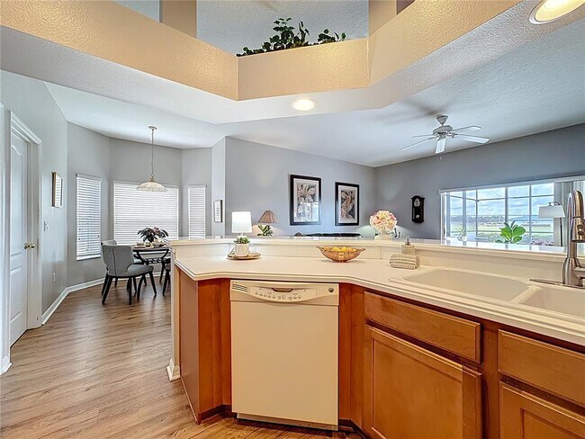 Building Photo - 526 Henley Cir