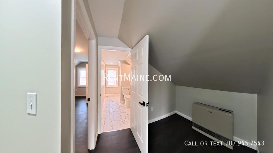 Building Photo - 6 Cram St