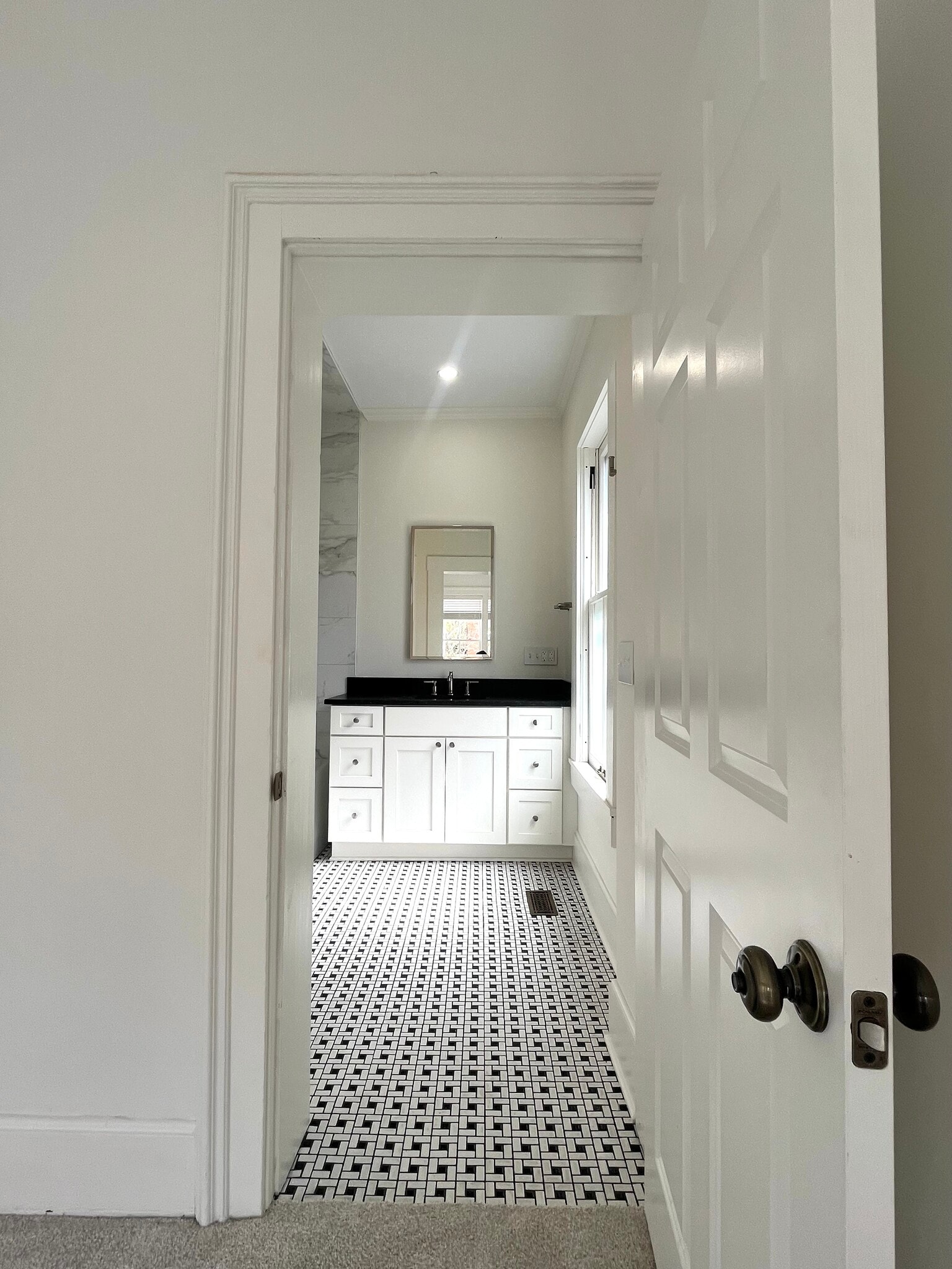 Building Photo - 672 Mohawk St