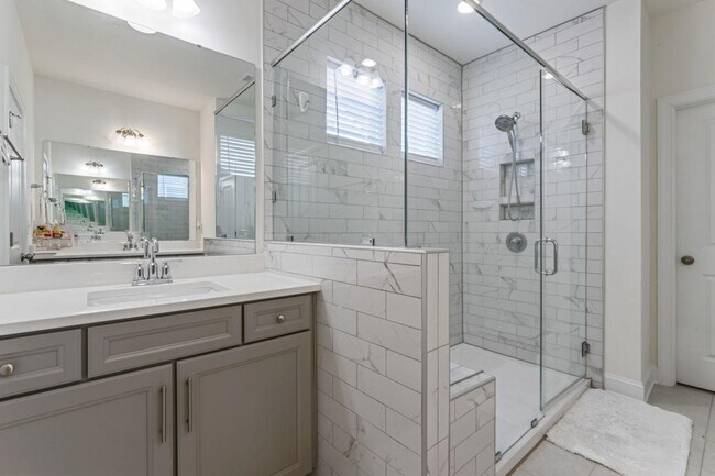 Building Photo - 116 Farrier Ln