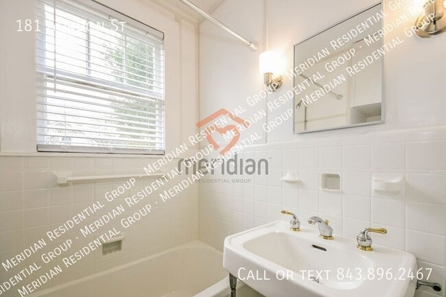 Building Photo - 181 Gordon St