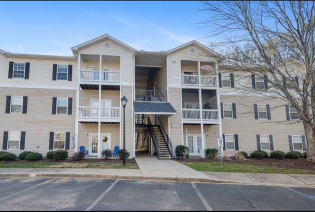 Primary Photo - 202 McKenna Cir