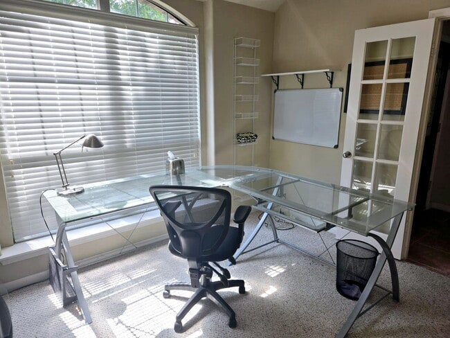 Building Photo - 10605 Lord Derby Dr