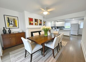 Building Photo - 2 Bedroom 2.5 Bathroom Townhome in Mechani...