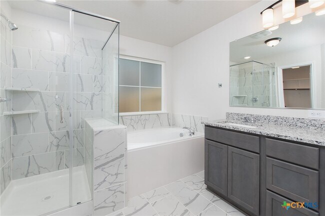 Building Photo - 9806 Kensley Rose Dr