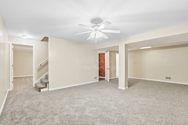 Building Photo - 6200 Winding Stream Dr