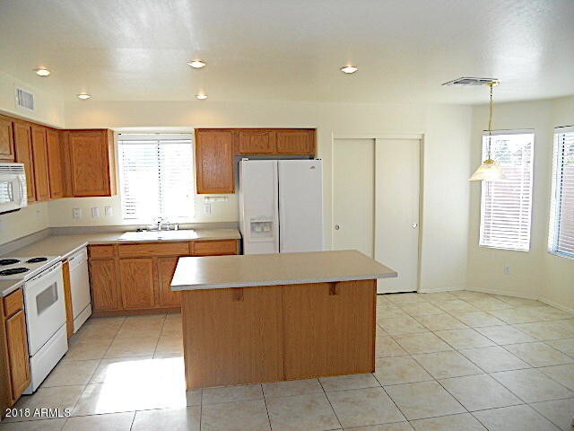 Building Photo - 4106 E Chambers St