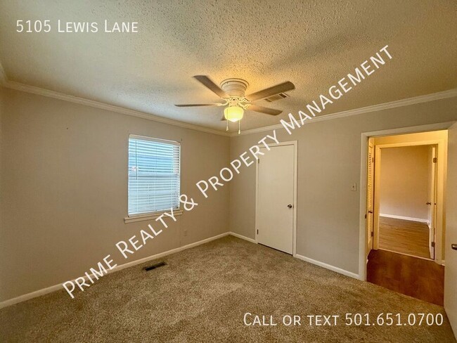 Building Photo - 5105 Lewis Ln