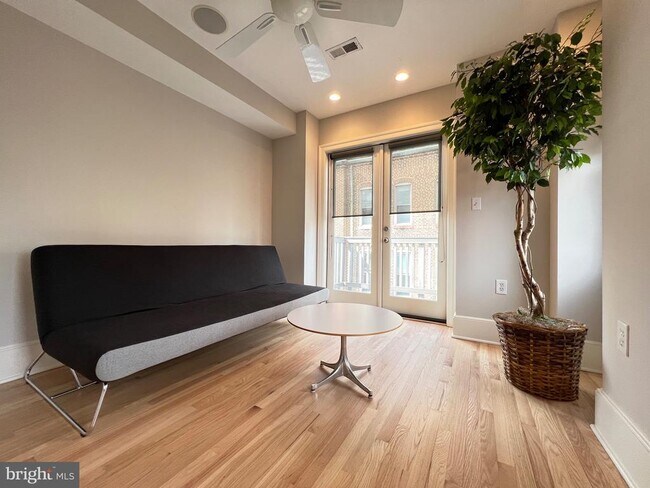 Building Photo - 1616 15th St NW