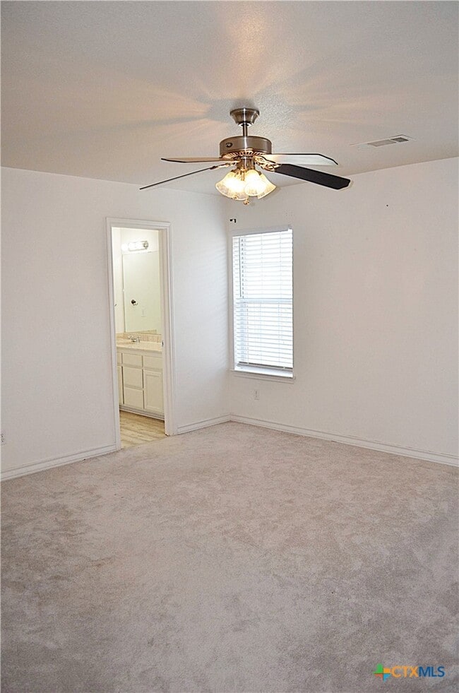 Building Photo - 305 Bermuda St