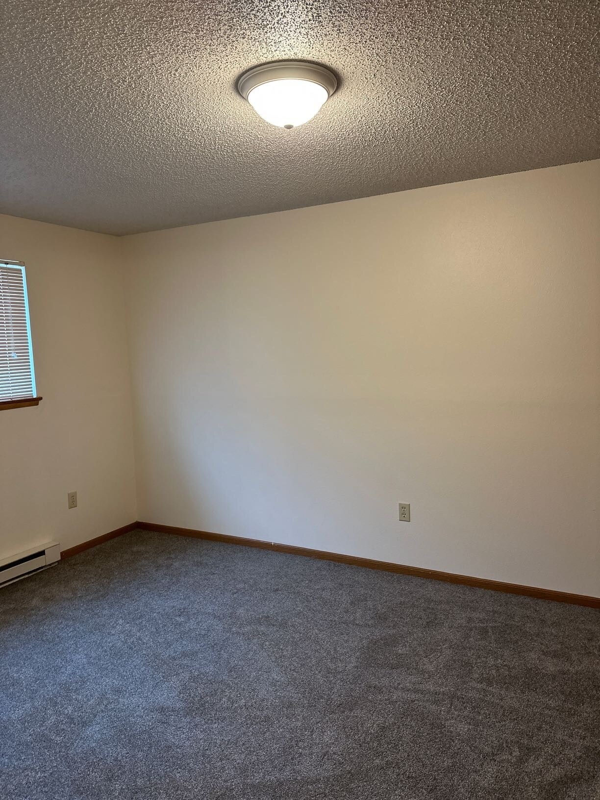 Building Photo - 725 6th Ave S