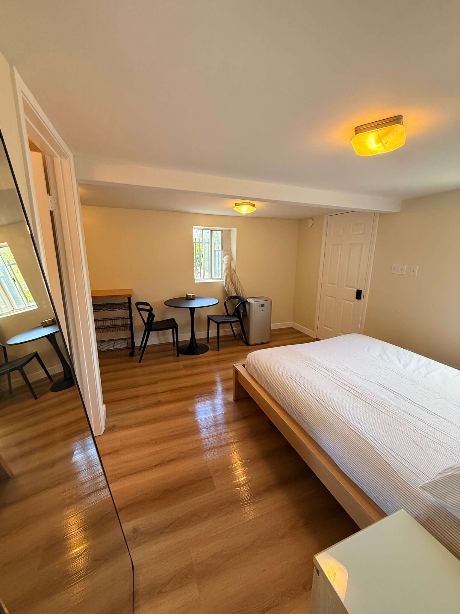 Building Photo - 1295 Foothill Dr