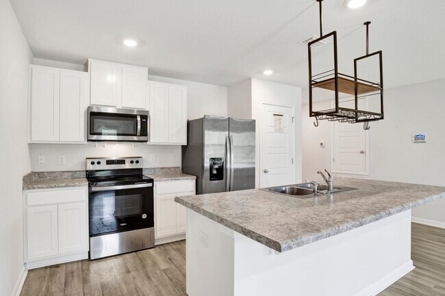 Building Photo - Beautiful 2023 Build Home, available now f...