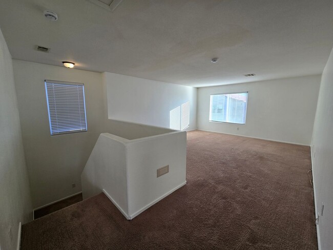 Building Photo - Spacious Two-Story Home in a Cul-de-Sac Location