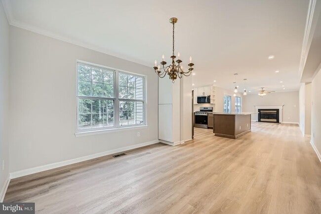 Building Photo - 701 Rosefield Ct