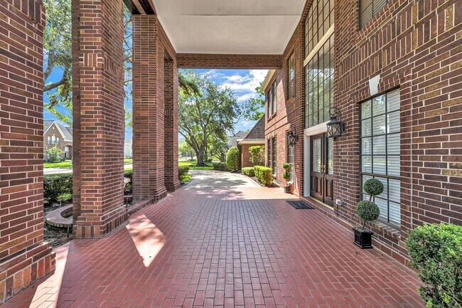 Building Photo - 21410 Ganton Dr