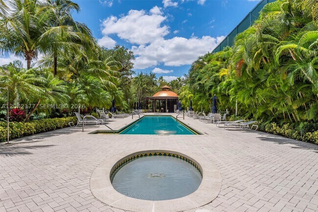 Building Photo - 2645 S Bayshore Dr