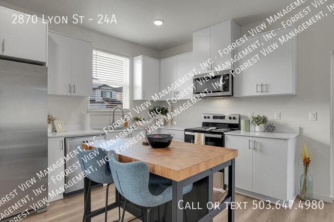 Building Photo - 2870 Lyon St