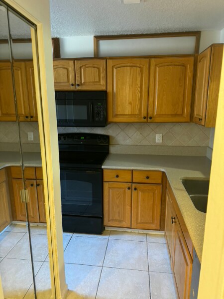 Building Photo - 3801 Crown Point Rd