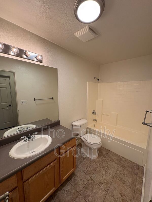 Building Photo - 429 N Amador St