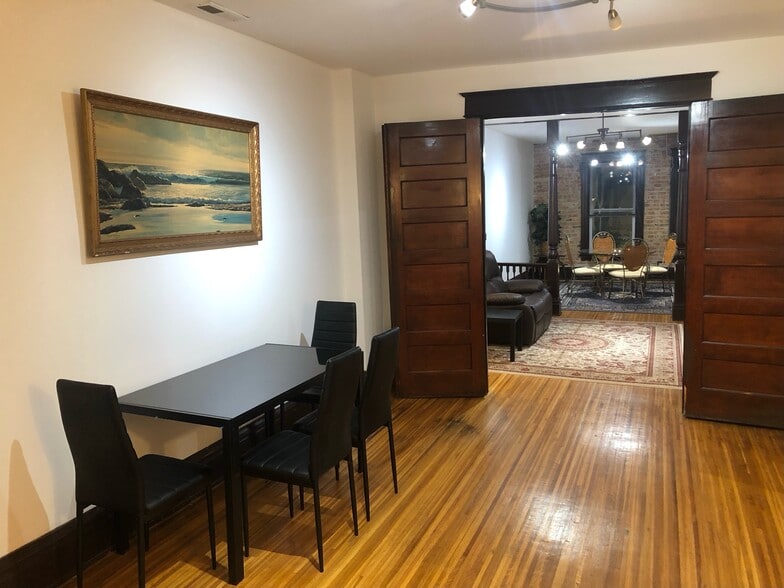 Breakfast Room - 104 7th St