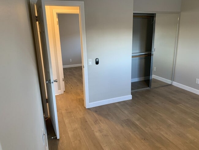 Building Photo - Newly Remodeled 3 Br 2 Ba Home in West Hills