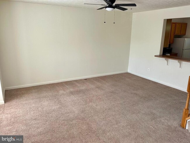 Building Photo - 7216 Mockingbird Cir