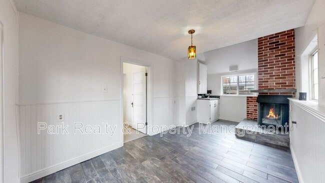 Building Photo - 3090 S Marion St