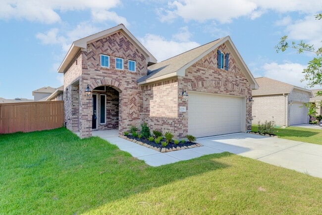 Building Photo - 1225 Red Hills Dr