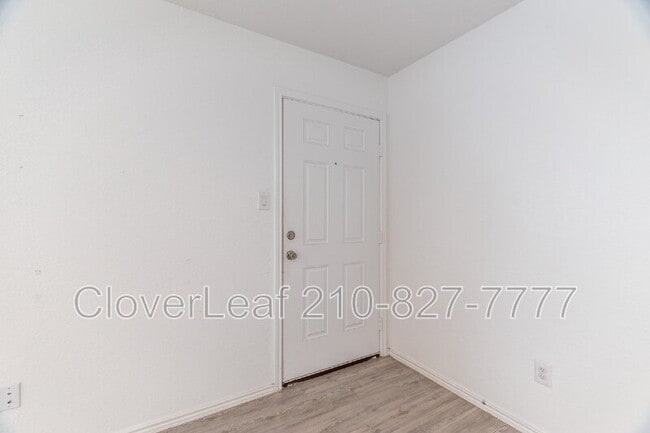 Building Photo - 3833 Millbrook Wy