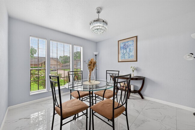 Building Photo - 14310 Royal Hill Dr