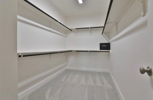 Building Photo - 2206 Bridgeport Path Dr