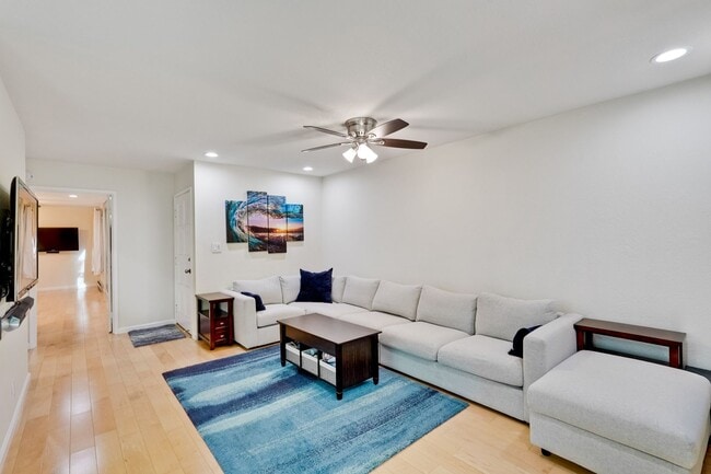 Building Photo - 505 Cypress Point Dr