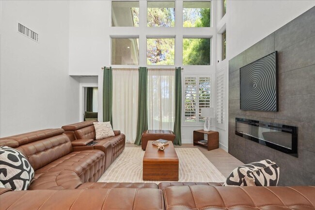 Building Photo - Modern, Elegant Fully Furnished 3 Bedroom ...