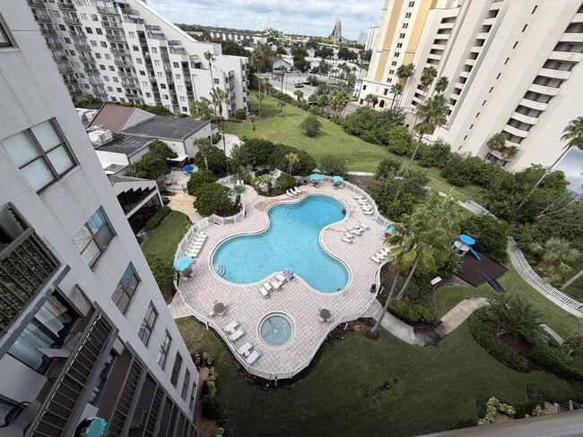 Building Photo - "Spacious 2-Bed, 2-Bath Condo Retreat in the Heart of Orlando!"