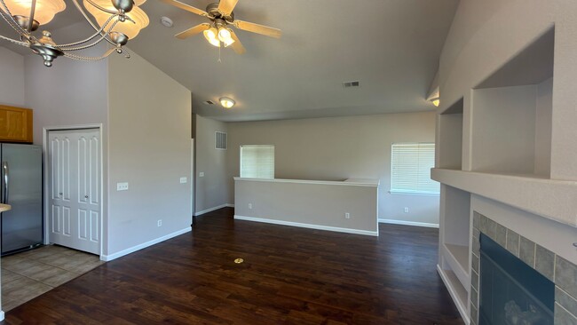 Building Photo - Great Condo in Greeley
