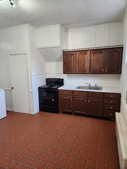 Building Photo - 459 Cherry St