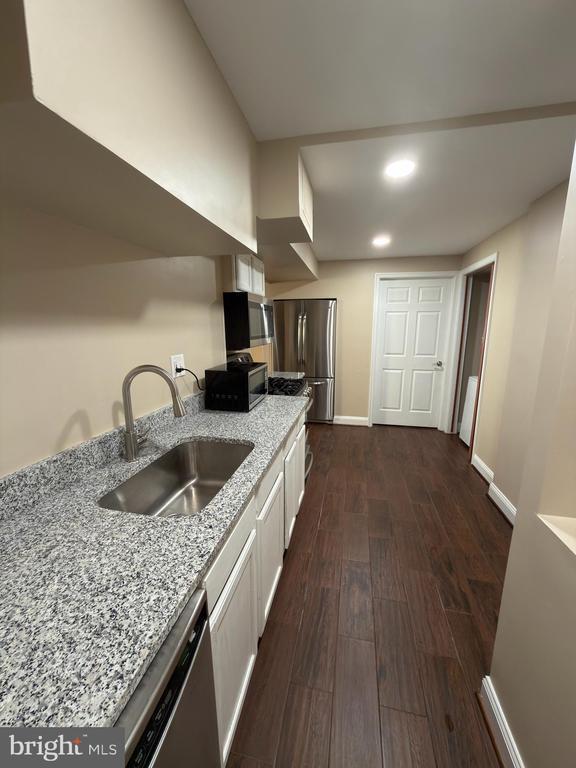 Building Photo - 13580 Den Hollow Ct