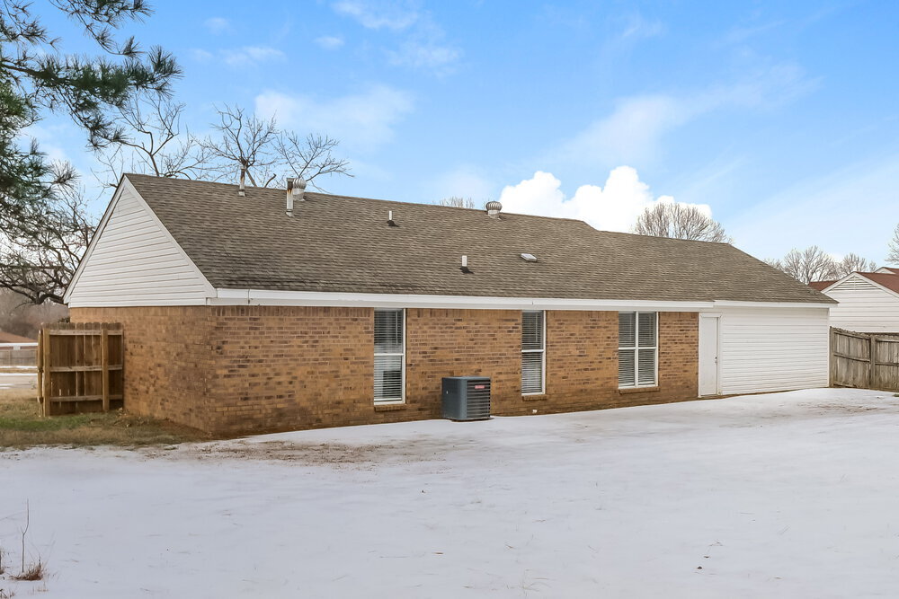 Building Photo - 6500 Cornwall Rd