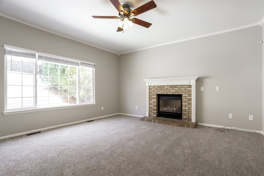 Building Photo - 9678 S Sun Meadow St