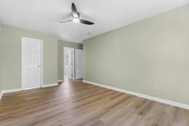Building Photo - 109 Summer Vale Dr