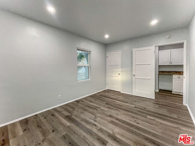 Building Photo - 1103 Ocean Park Blvd