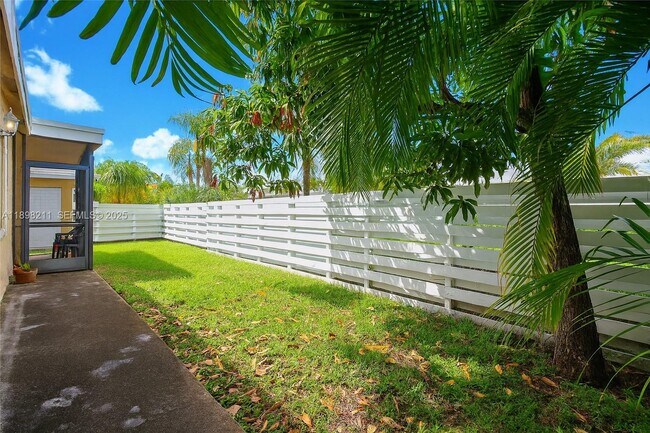 Building Photo - 14478 SW 139th Ave Cir W