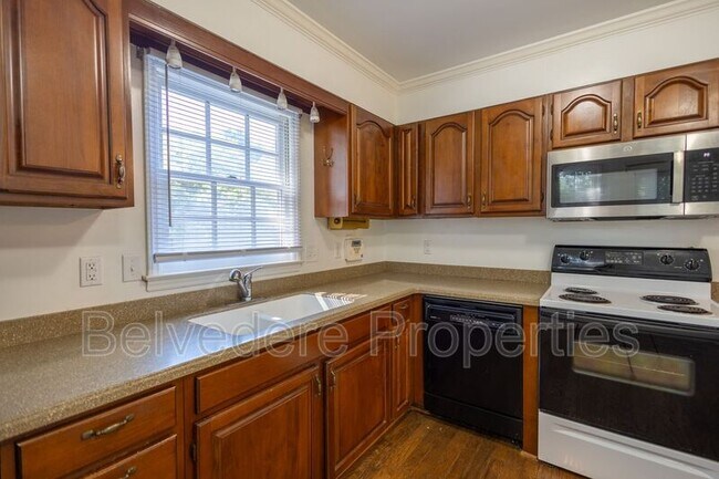 Building Photo - 8 Barret Place