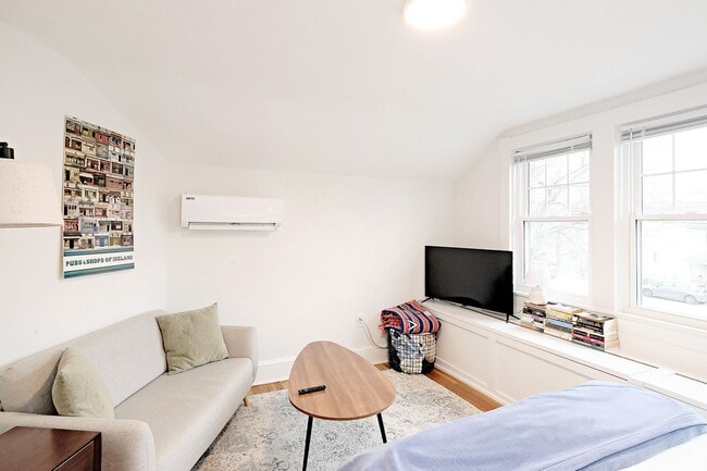 Building Photo - Nicely Updated Fry's Spring Apartment With Utilities Included