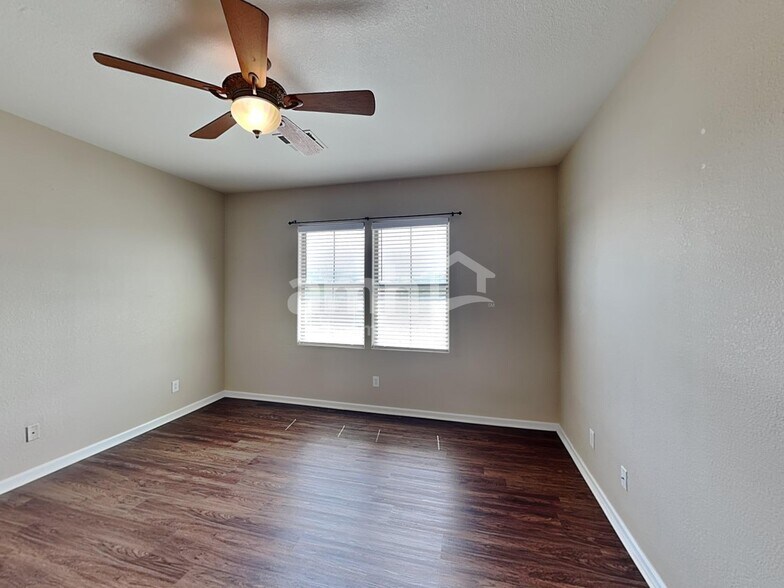 Building Photo - 2190 N 135th Dr