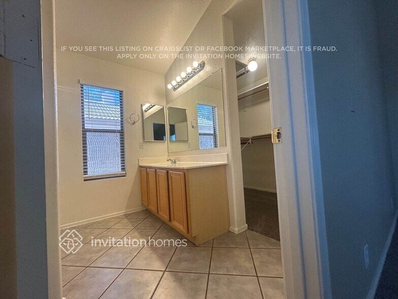 Building Photo - 9431 W Ironwood Dr