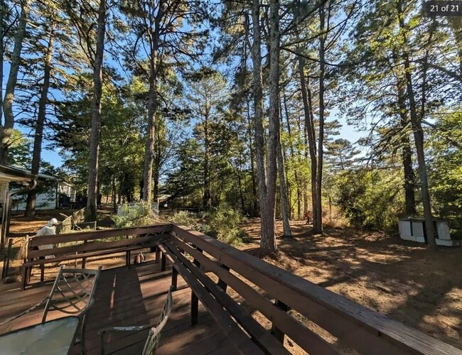 Building Photo - 537 Eastside Dr